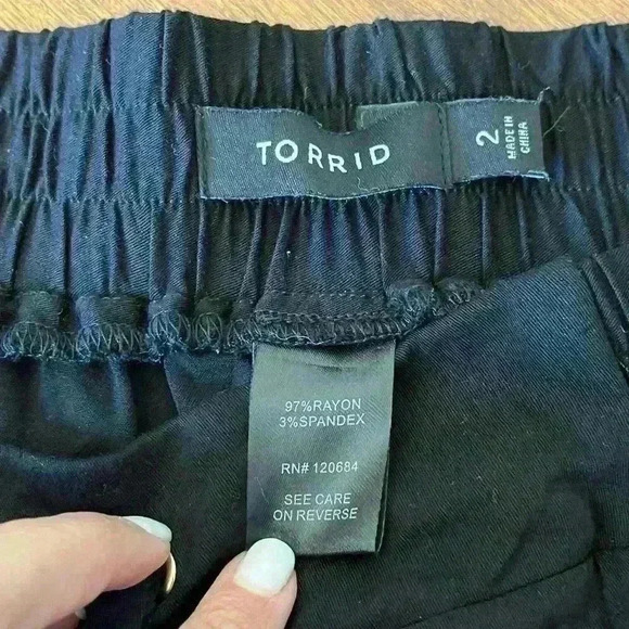 Torrid Tie-Front Crop Pants Women's Plus Beaded Side Stripe Stretch sz 2 X - Picture 5 of 8